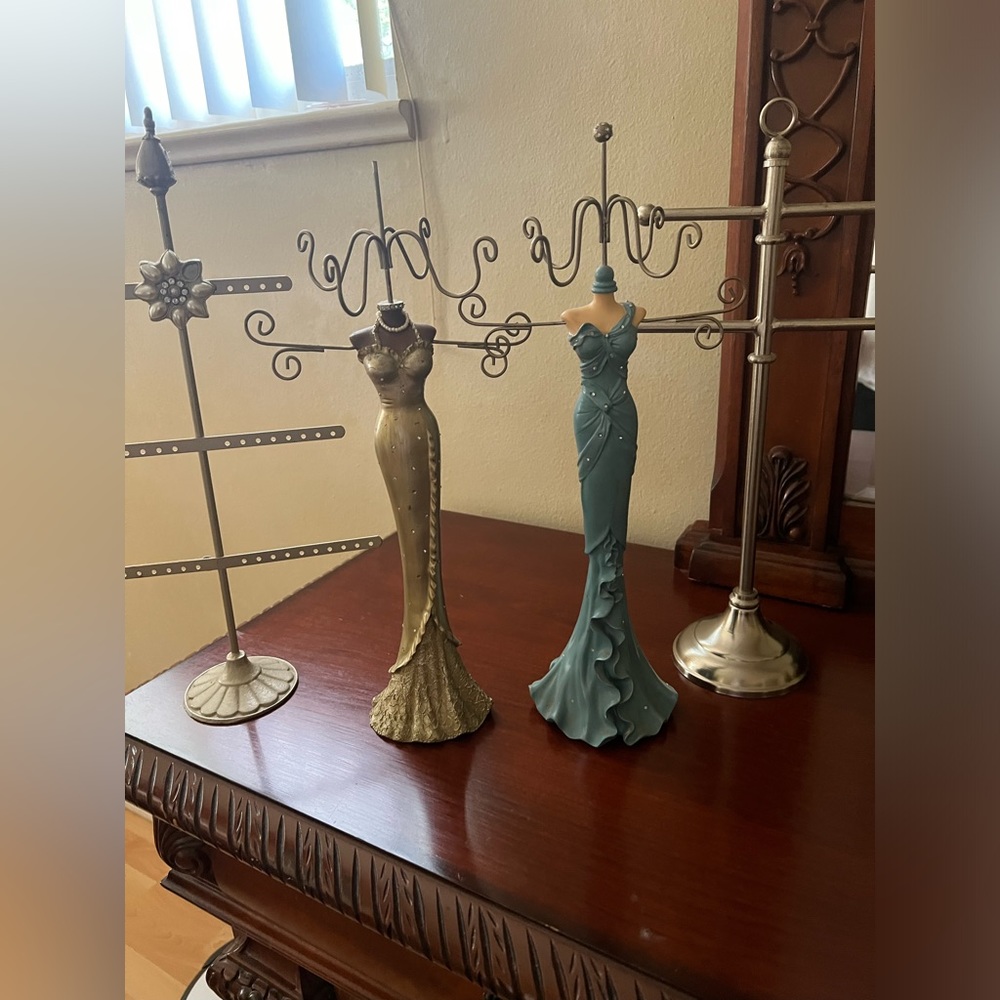 Jewelry holder/handle
